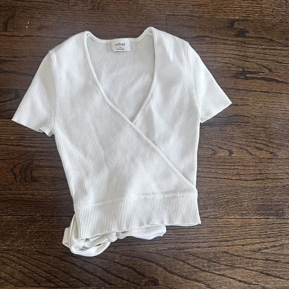 Aritzia brand Little Moon white t-shirt with side tie Size XS - Picture 2 of 8